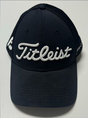 Titleist Pro V1 Fitted Hat Black Mesh Golf Cap New Era M/L